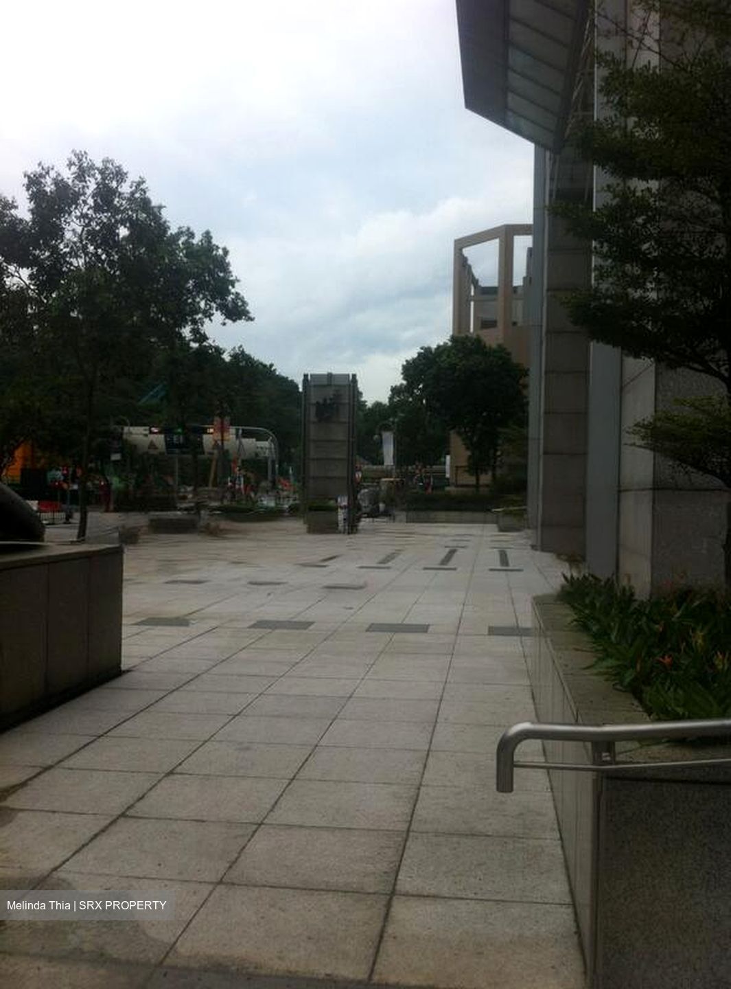 UE Square (D9), Office #615075921